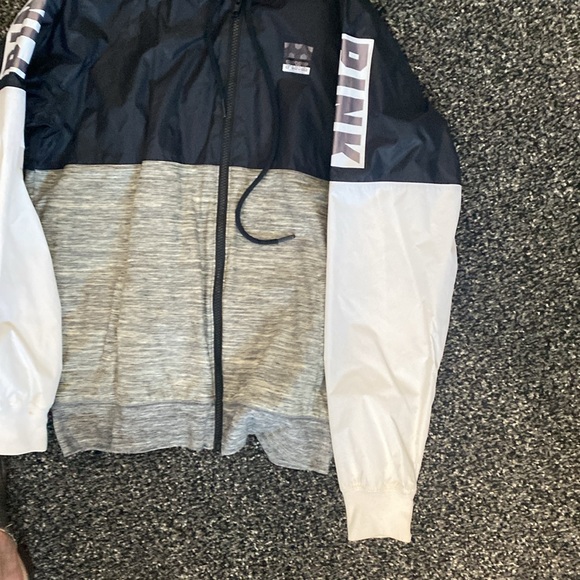 Full zip pink windbreaker jacket - Picture 2 of 7